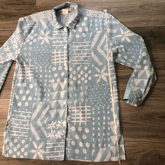 vintage peter popovitch women’s size M light blue white unique print top - Picture 2 of 10